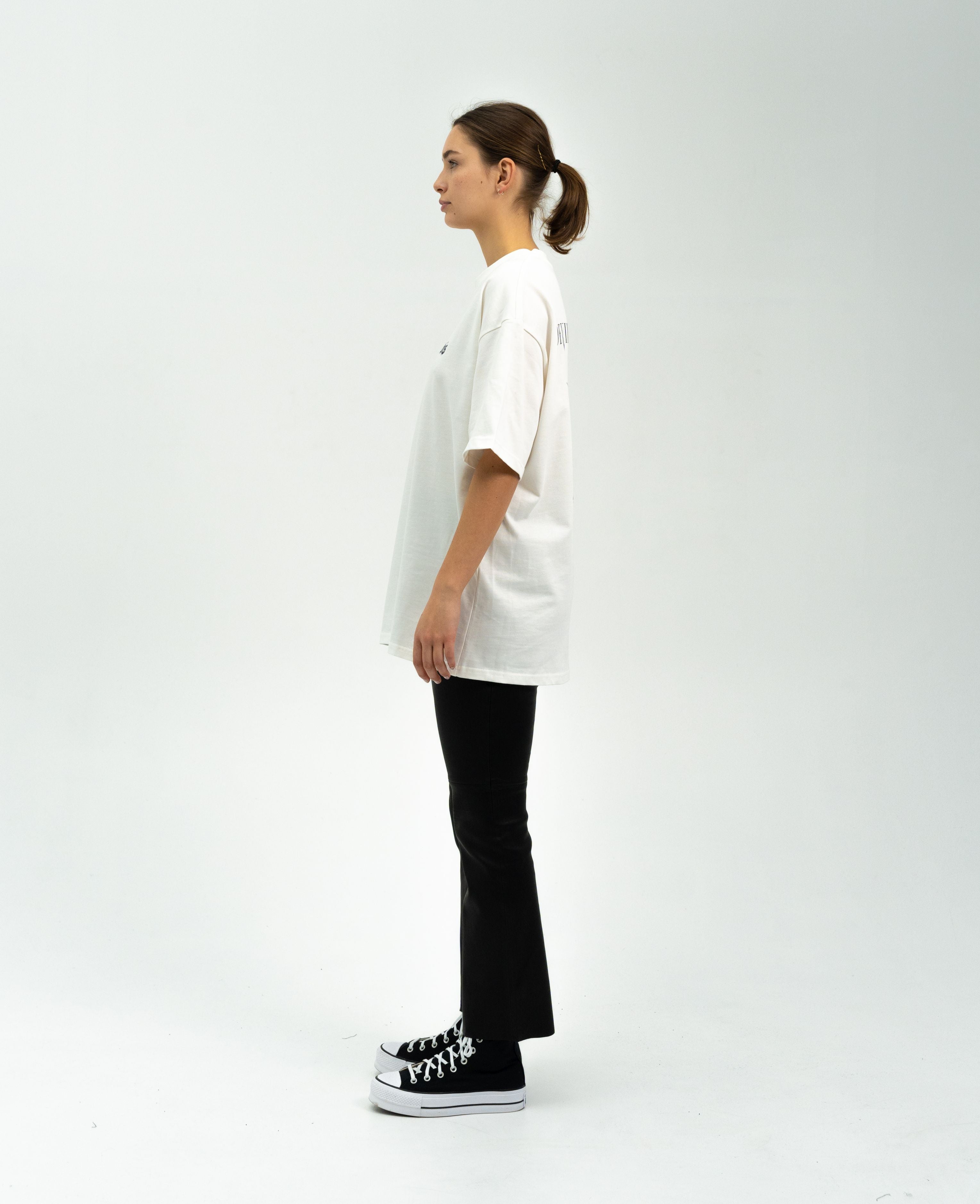 "Devils Of Paradis - AOT" Oversize T-Shirt