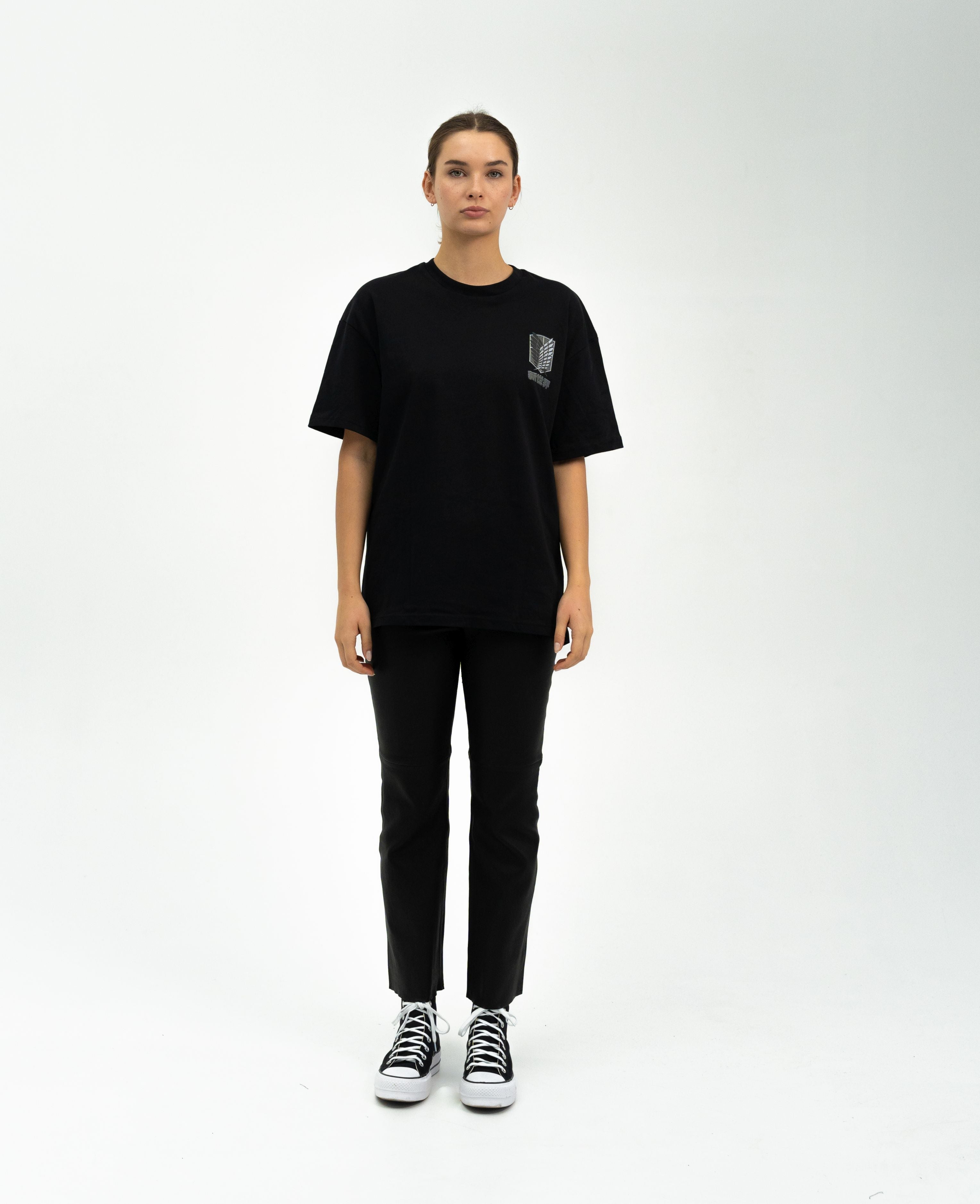 "Levi X Throne - AOT" Oversize T-Shirt