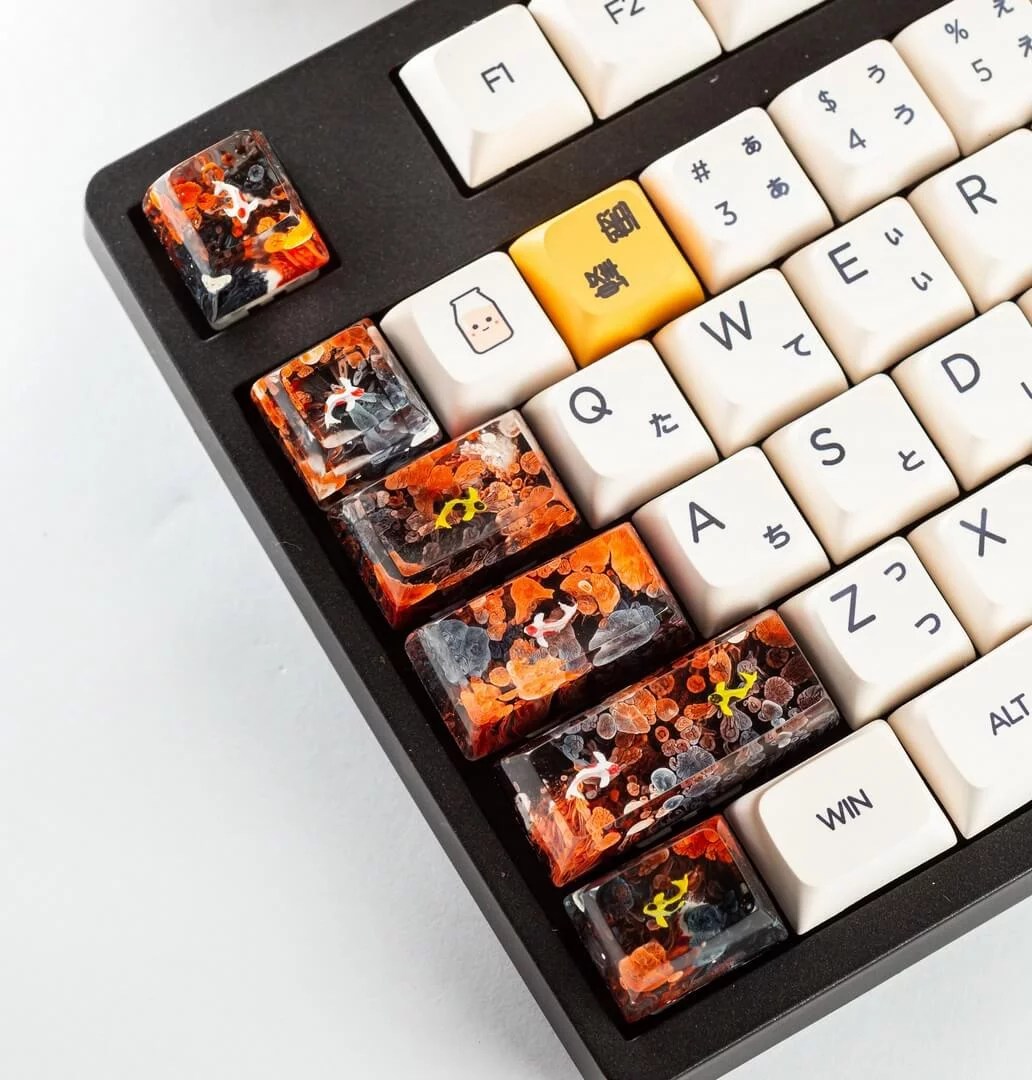 Black and orange koi artisan keycap - Hirosart